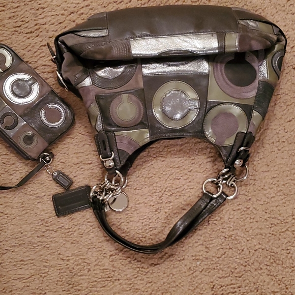 Grey patchwork Coach purse & matching wristle - Picture 5 of 7